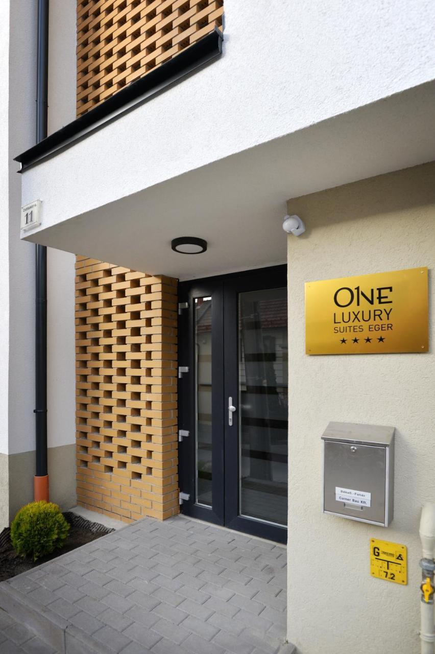 One Luxury Suites Eger Exteriér fotografie