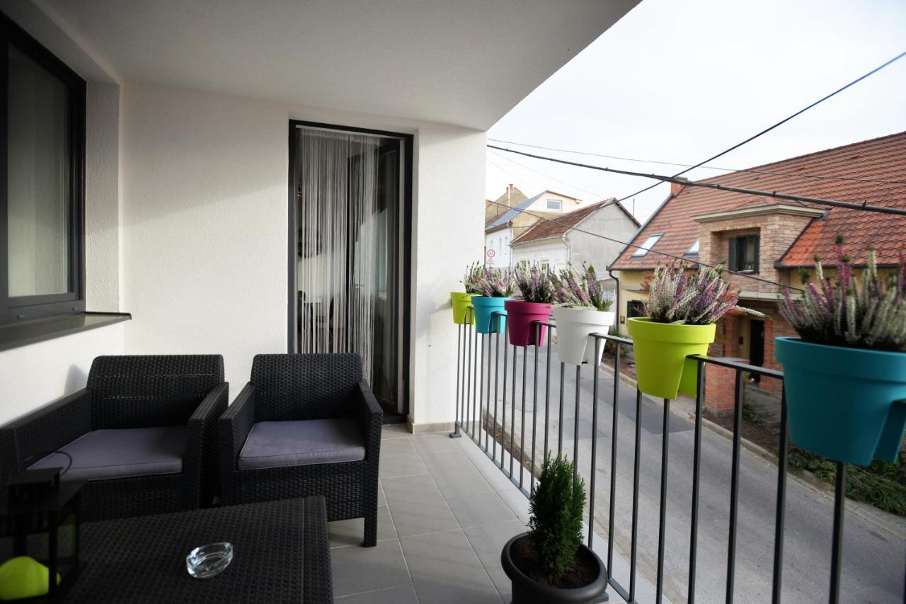 One Luxury Suites Eger Exteriér fotografie