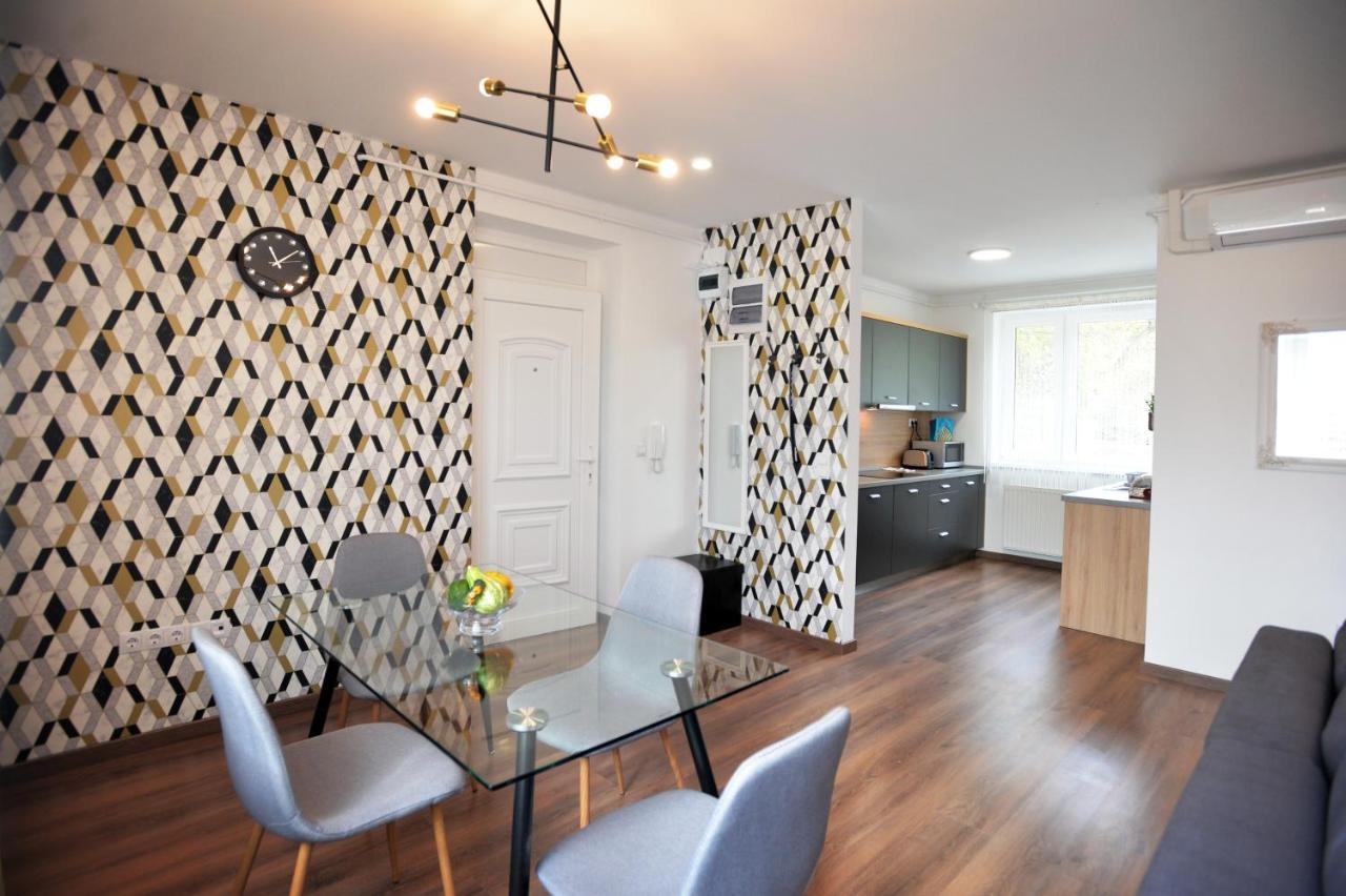 One Luxury Suites Eger Exteriér fotografie