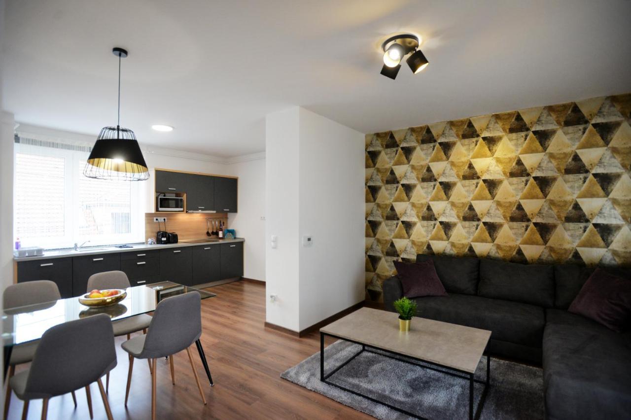 One Luxury Suites Eger Exteriér fotografie