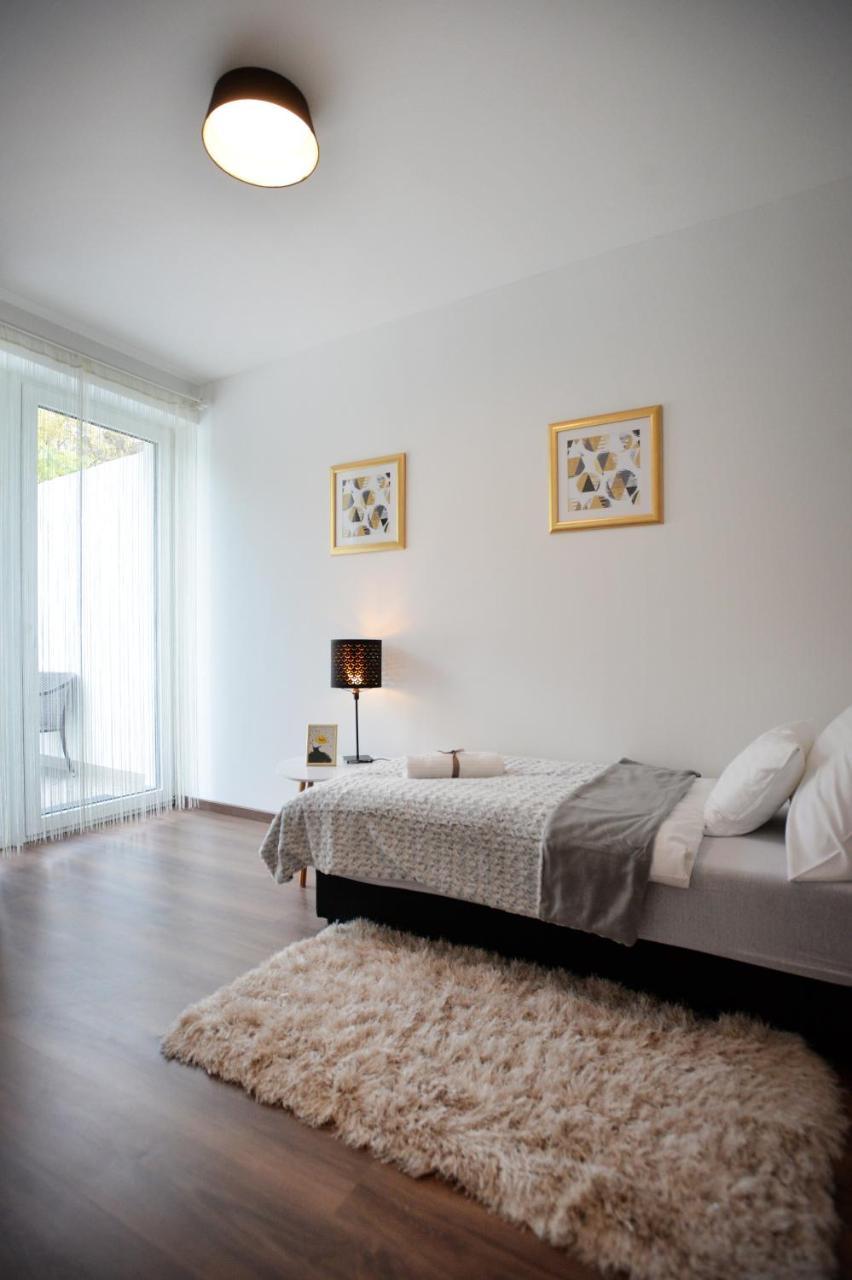 One Luxury Suites Eger Exteriér fotografie