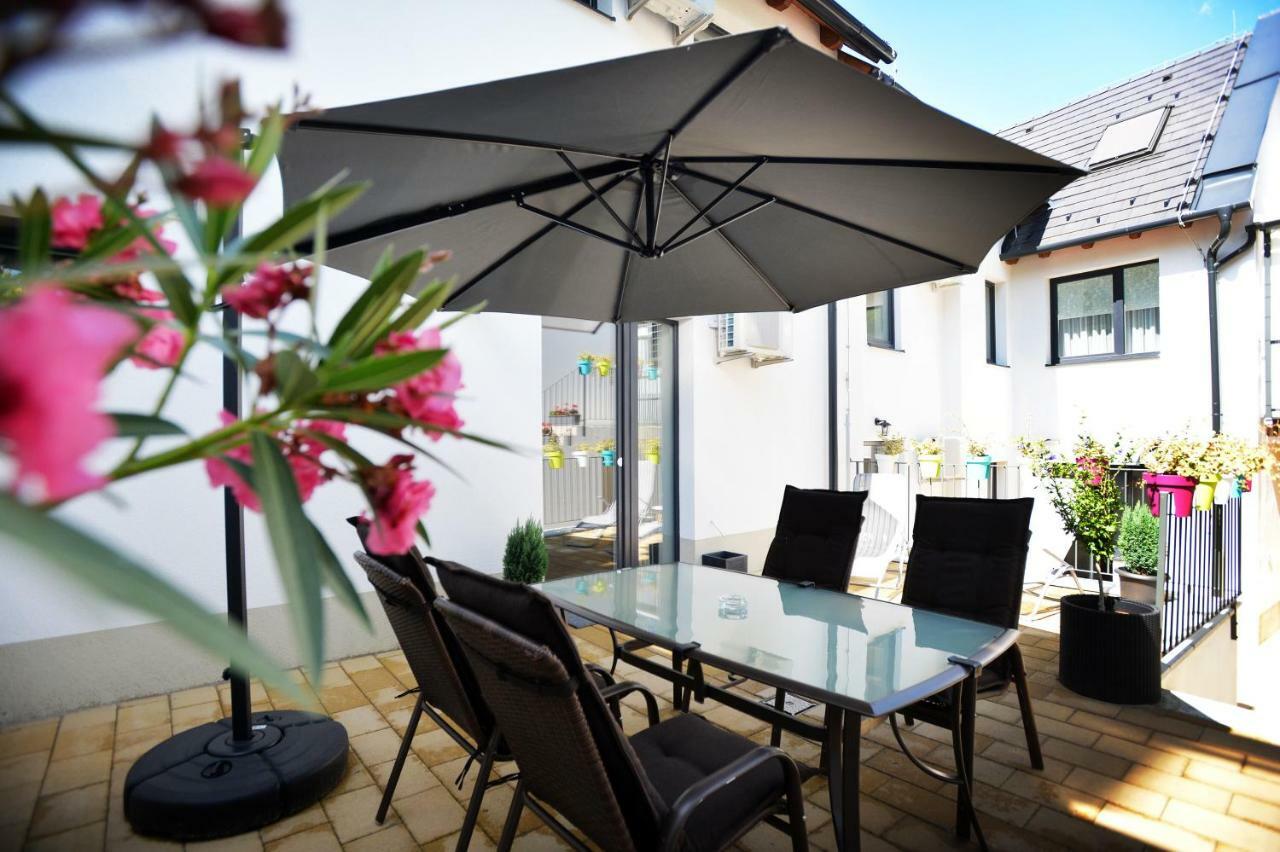 One Luxury Suites Eger Exteriér fotografie